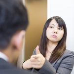 自分にだけ冷たい態度をとる人の心理と対処法8選