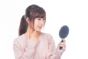 高校生で化粧しないのはおかしい？メイクする人の割合は？