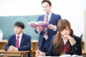 授業中に当てられない方法6つ！先生に指名されるのが怖い人必見！