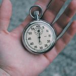 時間が早く過ぎる方法5つ!学校にバイトや仕事、どこでも使える!