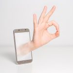 電話の声を聞こえないようにする方法7つ!周りに聞かれたくない人必見!