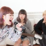 カラオケは部屋を別々にできる?途中で友達の所に移動するのはOK?