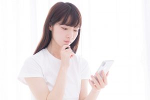 LINEで友達追加されたら挨拶するべき？「よろしく」と来た時の返信は？